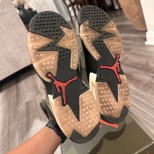 Travis Scott x Jordan 6 Retro “Olive”
